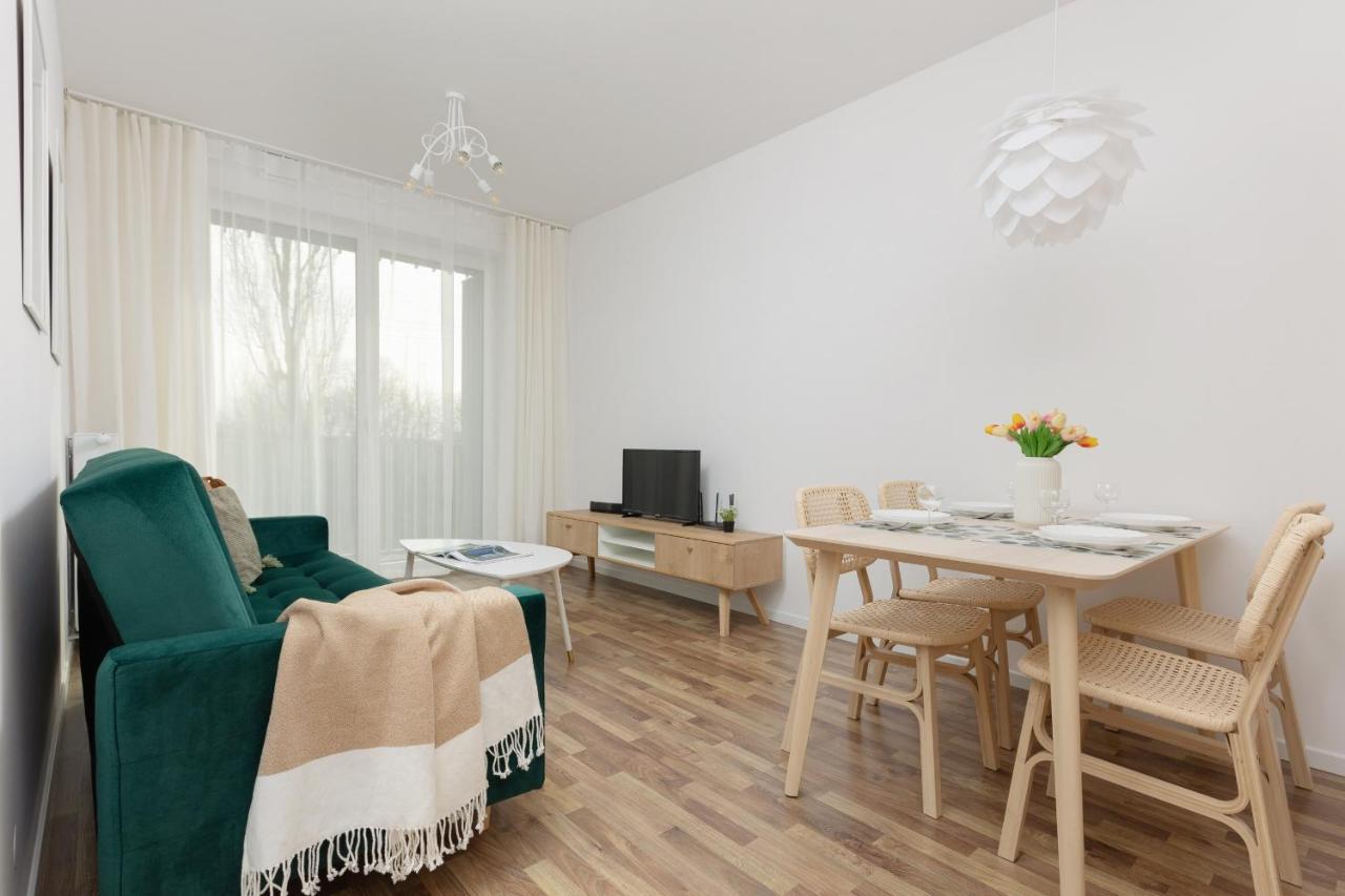 Stacja Wola Apartments With Parking By Noclegi Renters Varsavia Esterno foto
