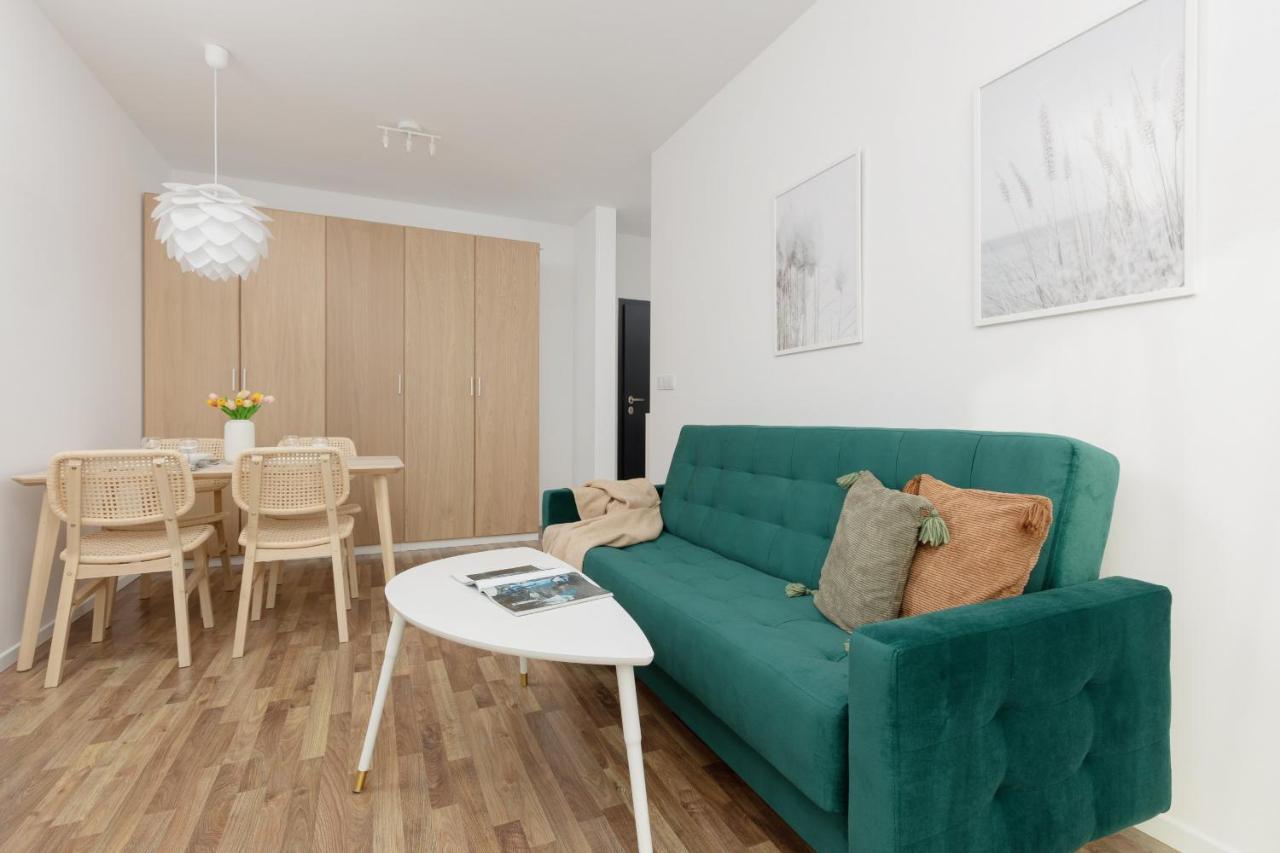 Stacja Wola Apartments With Parking By Noclegi Renters Varsavia Esterno foto