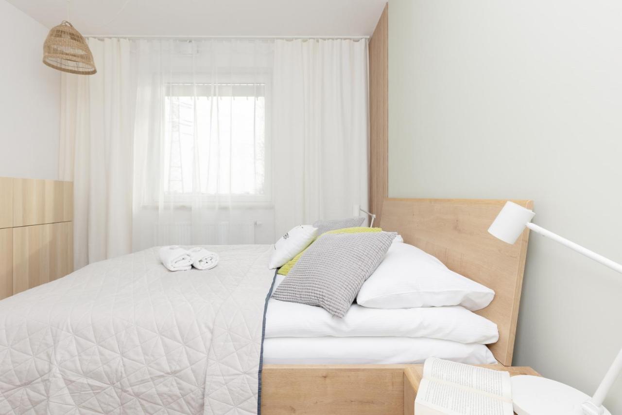 Stacja Wola Apartments With Parking By Noclegi Renters Varsavia Esterno foto