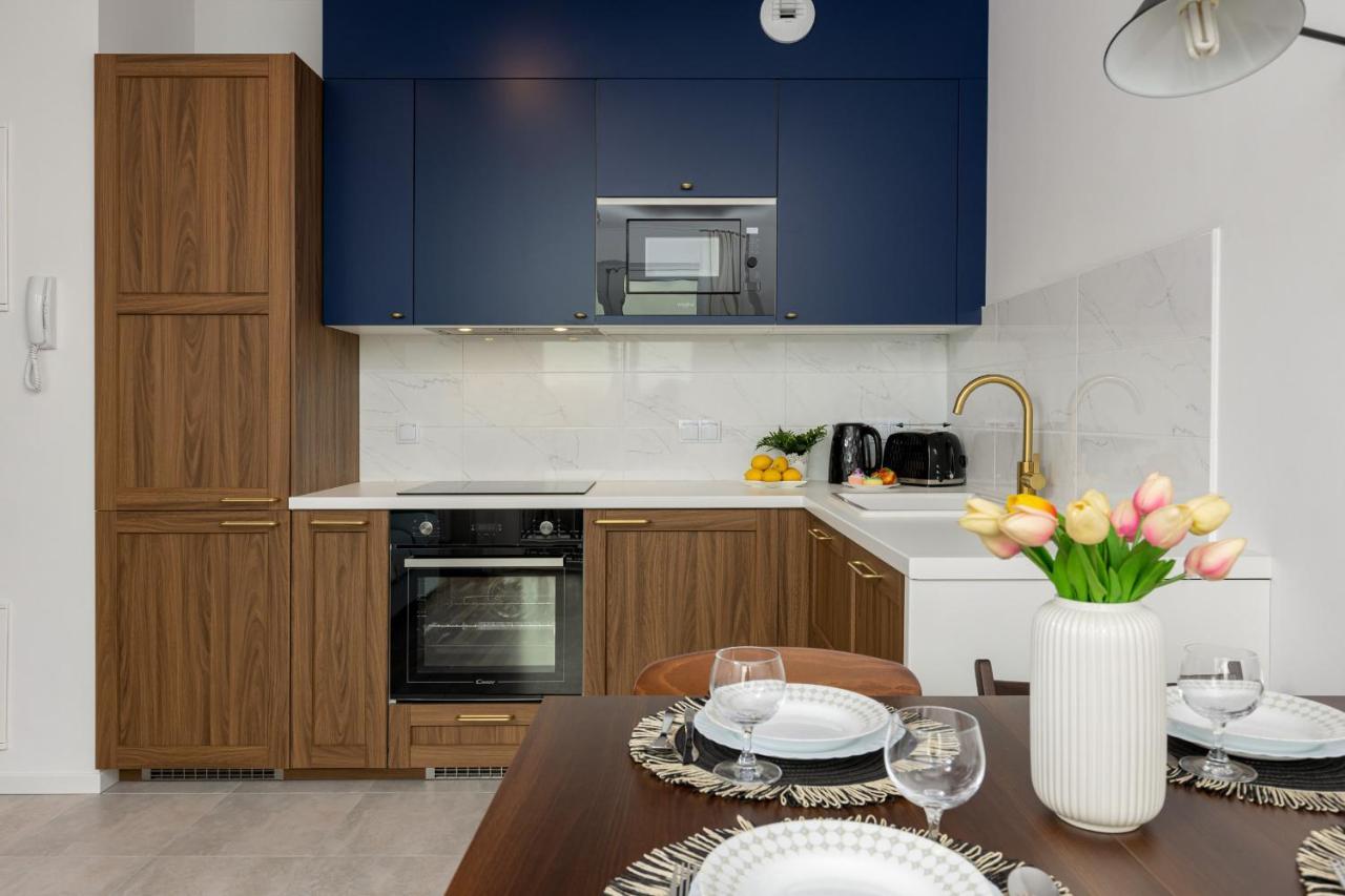 Stacja Wola Apartments With Parking By Noclegi Renters Varsavia Esterno foto