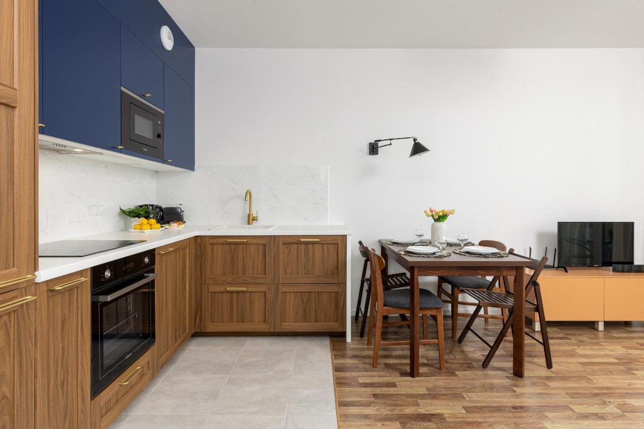 Stacja Wola Apartments With Parking By Noclegi Renters Varsavia Esterno foto