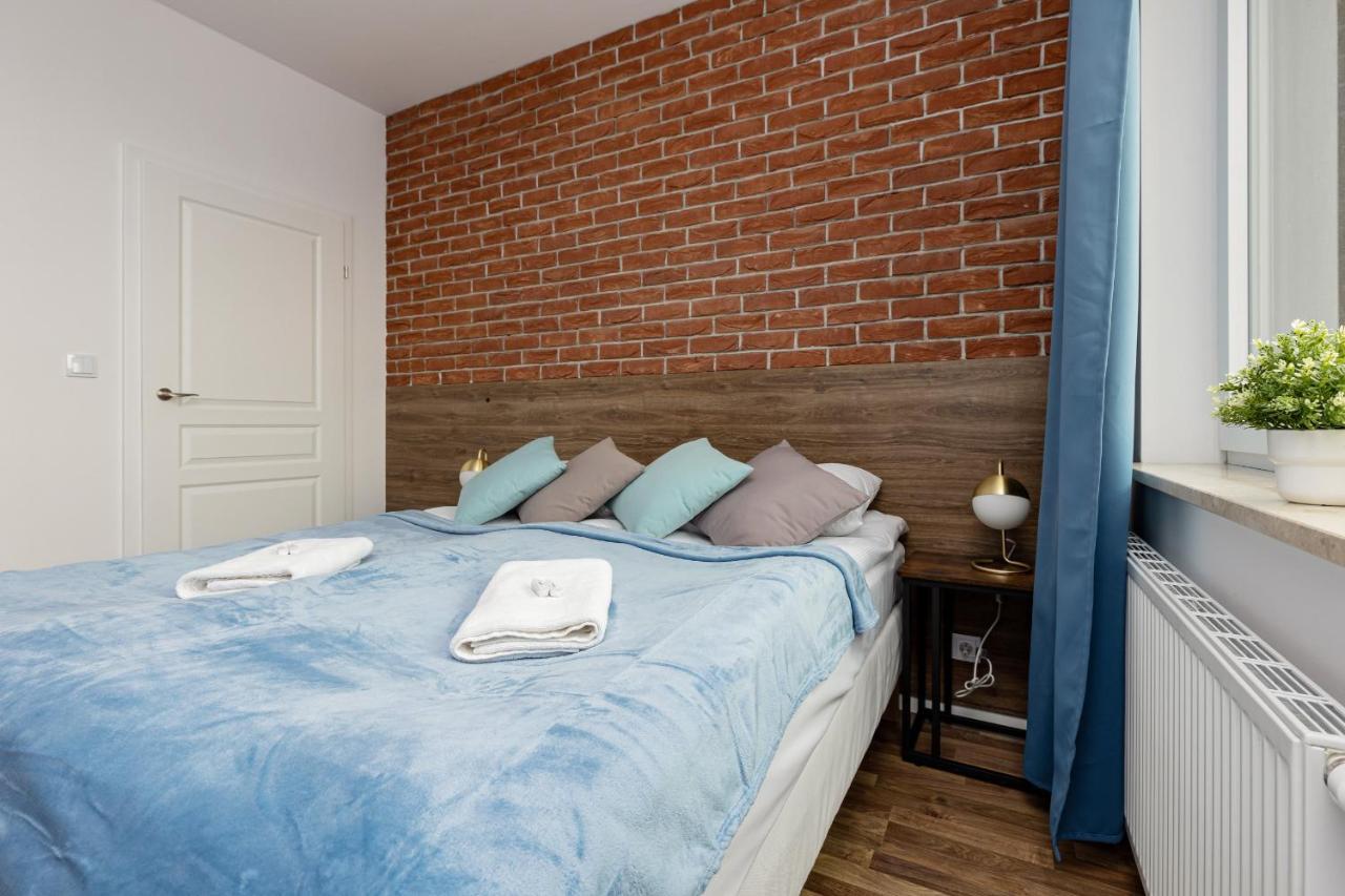 Stacja Wola Apartments With Parking By Noclegi Renters Varsavia Esterno foto