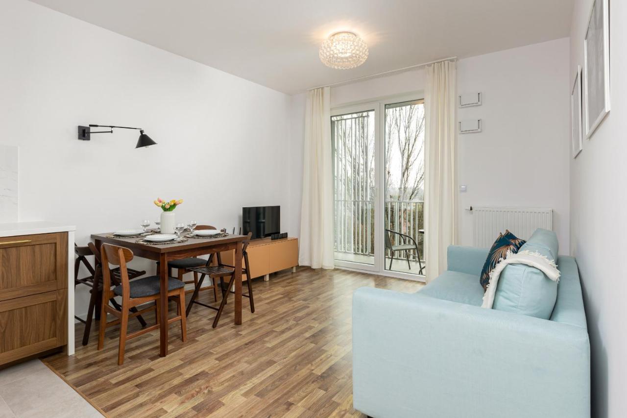 Stacja Wola Apartments With Parking By Noclegi Renters Varsavia Esterno foto